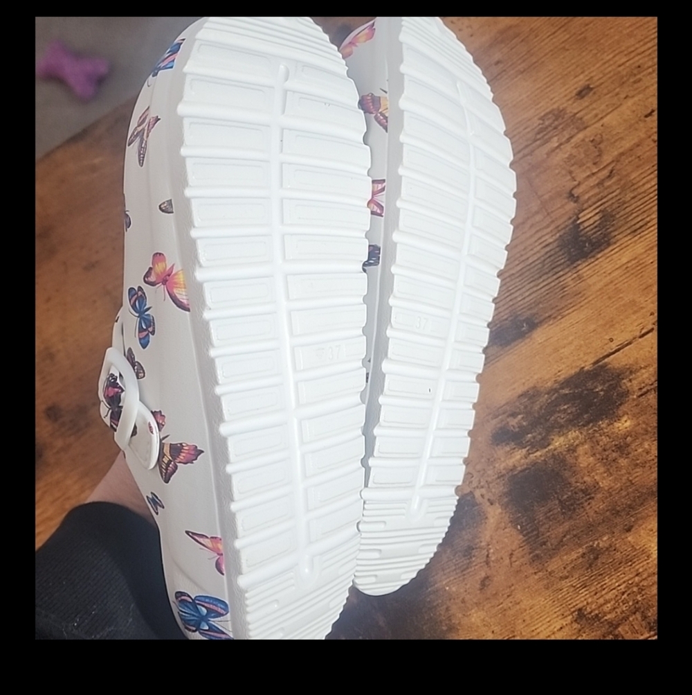 Women Butterfly Garden Slippers - White - Picture 5 of 6